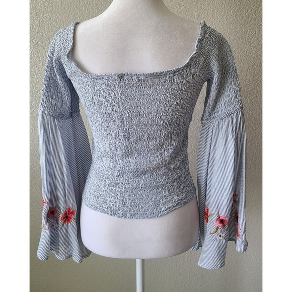 Guess Womens Smocked Embroidered Top SZ Medium Flare Bell Sleeve Floral Bohemian - Picture 6 of 11